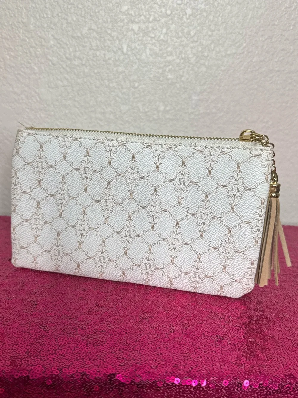 NANETTE LEPORE ⚜️ Cream & Tan Logo Monogrammed Tassel Clutch Purse - Like New